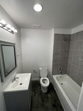 410 Sugar Haven-Unit -B in Kendleton, TX - Building Photo - Building Photo