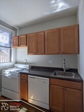 3721 N Pine Grove Ave, Unit 2E in Chicago, IL - Foto de edificio - Building Photo
