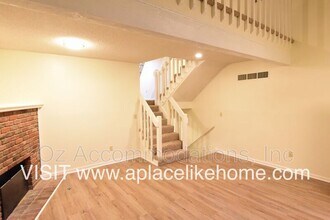 532 SE Hampton St in Lee's Summit, MO - Building Photo - Building Photo
