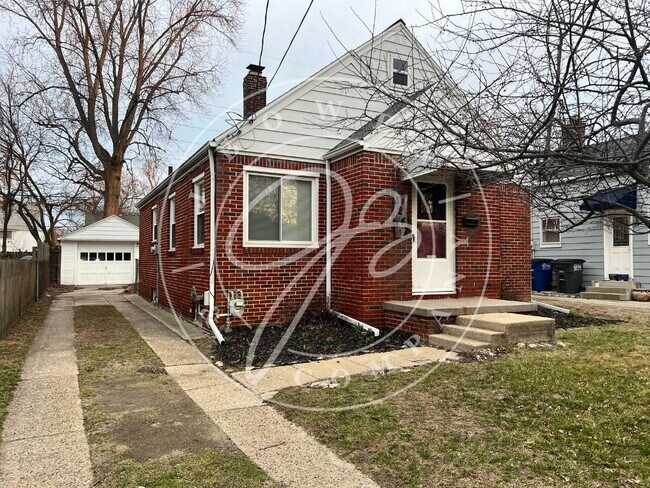3247 Sherbrooke Rd in Toledo, OH - Building Photo - Building Photo