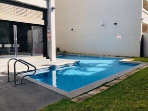 2100 Date St in Honolulu, HI - Foto de edificio - Building Photo