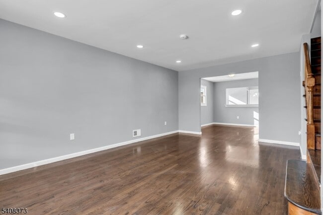 415 Highland Pl in Bound Brook, NJ - Building Photo - Building Photo