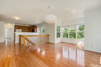 1155 Freesia Ct in Ann Arbor, MI - Foto de edificio - Building Photo