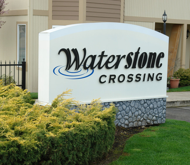 Waterstone Crossing in Roseburg, OR - Building Photo - Building Photo