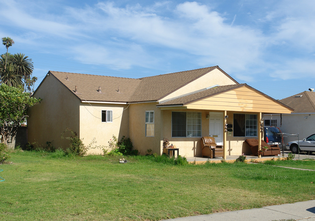 752 S F St in Oxnard, CA - Foto de edificio