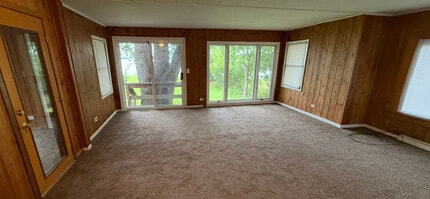 709 Lake Shore Dr in Wauconda, IL - Building Photo - Building Photo