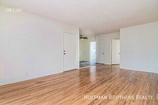 212 Normandie Ave in Los Angeles, CA - Building Photo