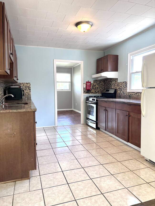 1963 Lewis Ave in Rockville, MD - Building Photo - Building Photo
