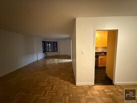 Fourth Avenue in New York, NY - Building Photo