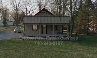 52 Railroad St SW in Pataskala, OH - Building Photo