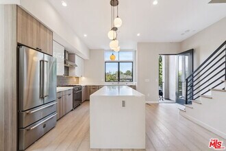 4429 Tujunga Ave in Los Angeles, CA - Building Photo - Building Photo