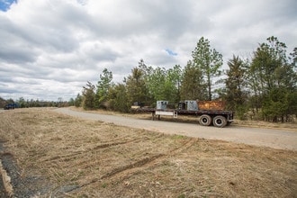 Dulles Toll Rd in Dulles, VA - Building Photo - Building Photo