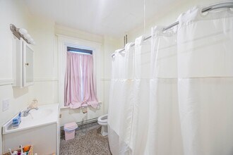 1859 Beacon St, Unit 2 in Brookline, MA - Building Photo - Building Photo