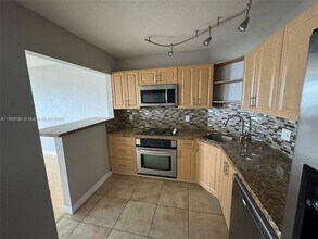 3301 Spanish Moss Terrace, Unit 604 in Lauderhill, FL - Building Photo - Building Photo