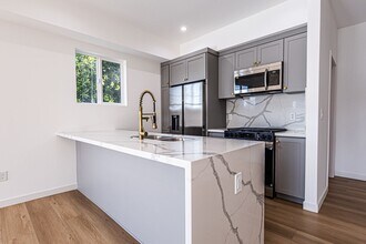 5253 Agnes Ave in Los Angeles, CA - Building Photo - Building Photo