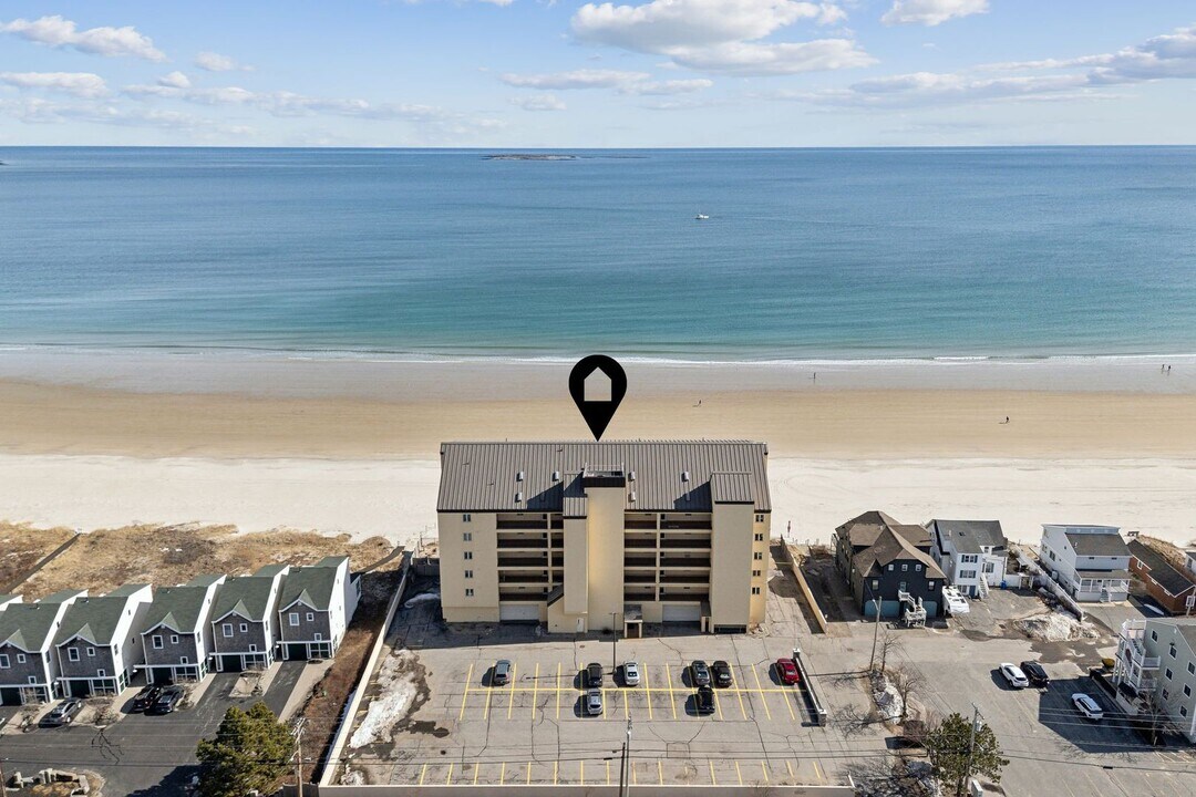 191 E Grand Ave in Old Orchard Beach, ME - Building Photo