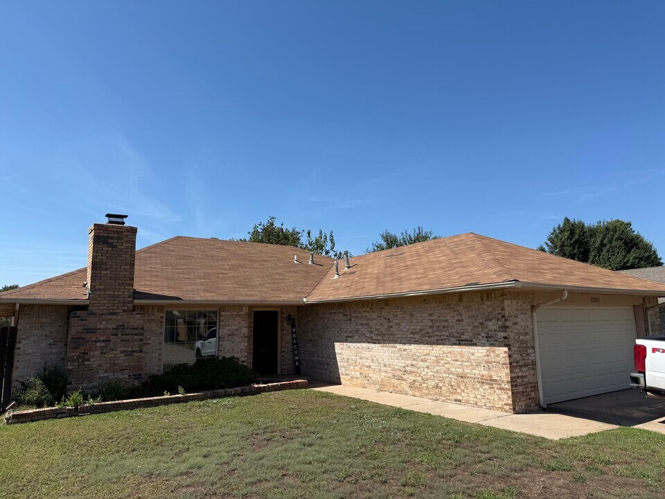 13221 Marsh Ln in Oklahoma City, OK - Building Photo