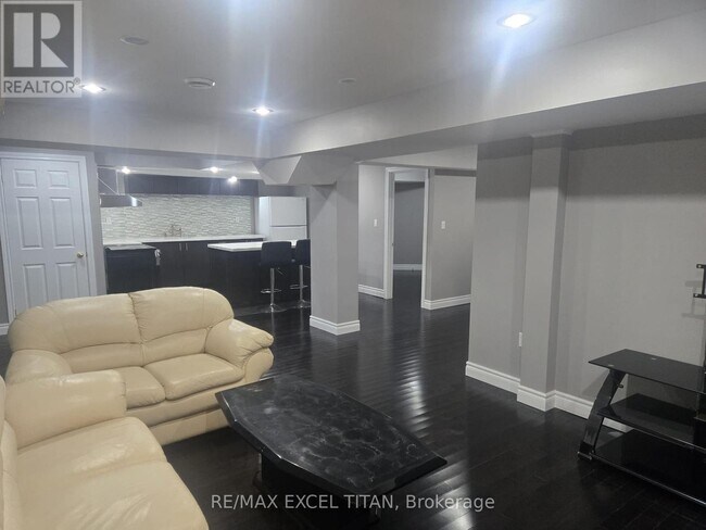 96 Reginald Lamb Crescent in Markham, ON - Building Photo - Building Photo