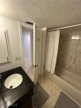 9895 Citadel Ln in Bonita Springs, FL - Foto de edificio - Building Photo