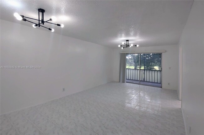 7820 S Colony Cir in Tamarac, FL - Foto de edificio - Building Photo