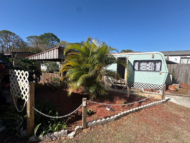 4115 Aurora Rd in Melbourne, FL - Building Photo - Building Photo