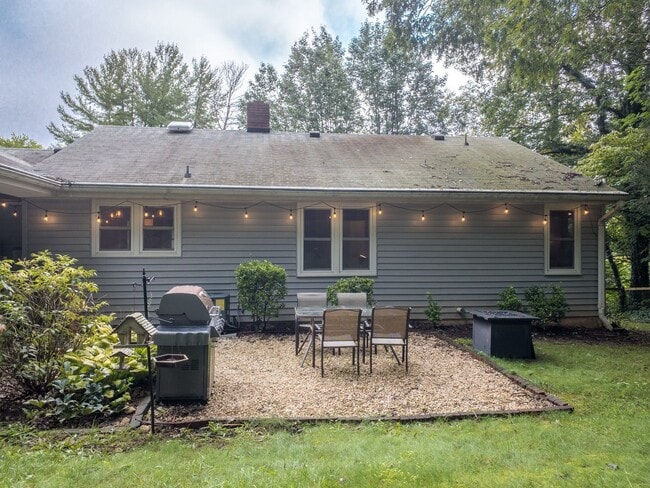 39 Reese Rd in Asheville, NC - Building Photo - Building Photo