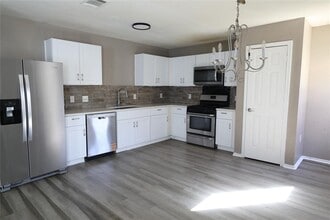 5621 Abby Ann Ln in Austin, TX - Building Photo - Building Photo