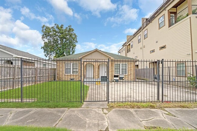 property at 2915 Isabella St