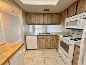 5023 Terrace Palms Cir in Tampa, FL - Building Photo - Building Photo