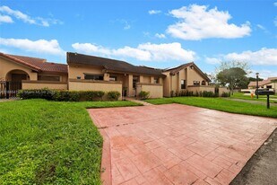 6633 NW 179th Terrace in Hialeah, FL - Building Photo