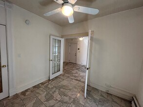 613 State St, Unit 1 in Madison, WI - Foto de edificio - Building Photo