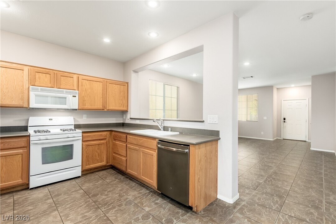 1274 Willow Village Ave in Las Vegas, NV - Building Photo