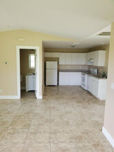 1118 Eisenhower Blvd in Lehigh Acres, FL - Building Photo - Building Photo