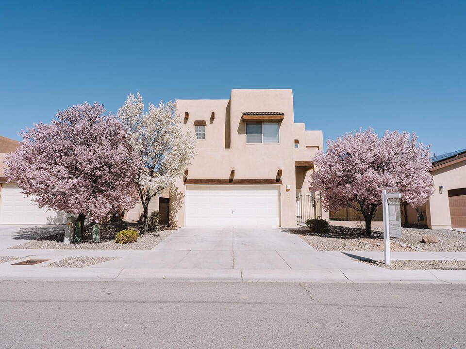 5839 Ermemin Ave NW in Albuquerque, NM - Building Photo