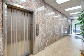 954-960 Chapel St in New Haven, CT - Foto de edificio - Building Photo