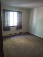 2915 Park Terrace Dr in Rockford, IL - Building Photo - Building Photo