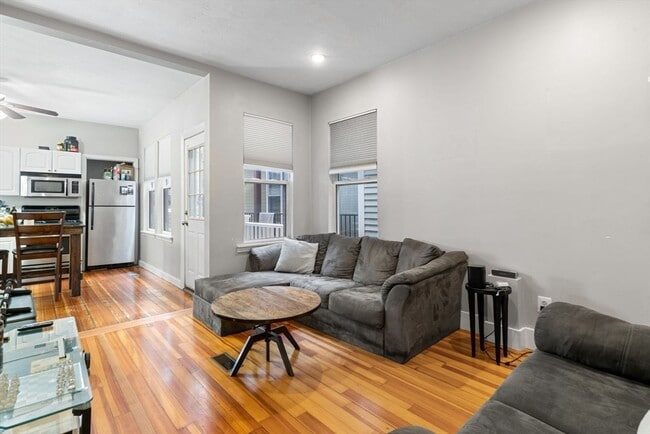 181 W 5th St, Unit 1