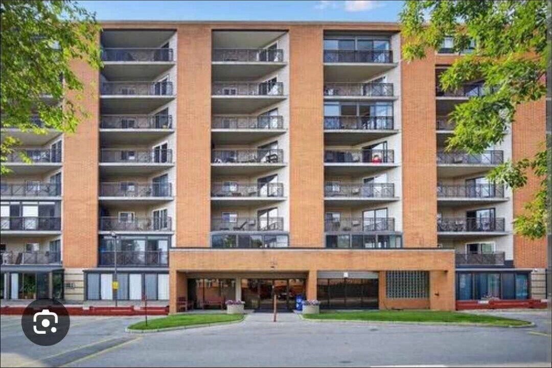 1720 Pembina Hwy in Winnipeg, MB - Building Photo