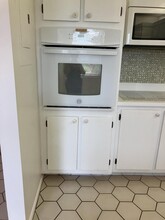 2886 Fernley Dr E in West Palm Beach, FL - Building Photo - Building Photo