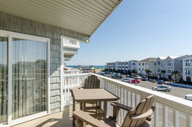 property at 1102 N Lumina Ave