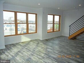 2700 S 10th St-Unit -3A & 3B in Philadelphia, PA - Building Photo - Building Photo