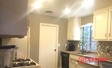 7613 Carabina Ct in Bakersfield, CA - Building Photo - Building Photo