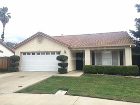 3746 Pheasant Ct in Merced, CA - Building Photo