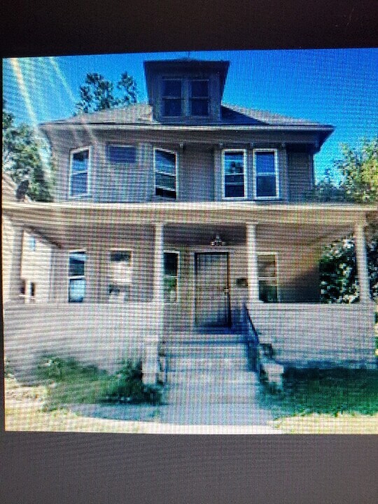 1346 E 94th St in Cleveland, OH - Foto de edificio