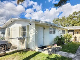 2277 SW 15th St in Miami, FL - Building Photo