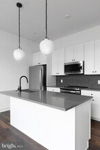 2940 W Thompson St in Philadelphia, PA - Building Photo - Building Photo