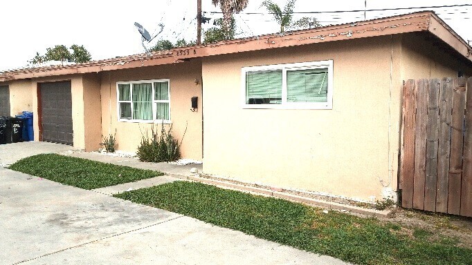 8539 Fontana St in Downey, CA - Building Photo