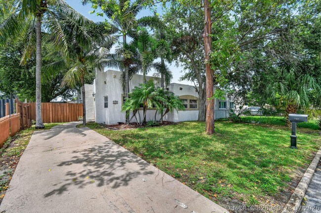 property at 1005 Selkirk St