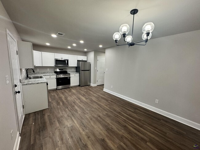 property at 305 N 4th St