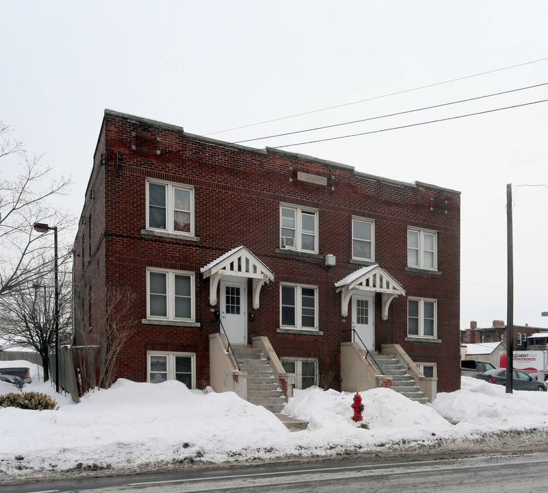 300-302 Victoria Ave N in Hamilton, ON - Building Photo